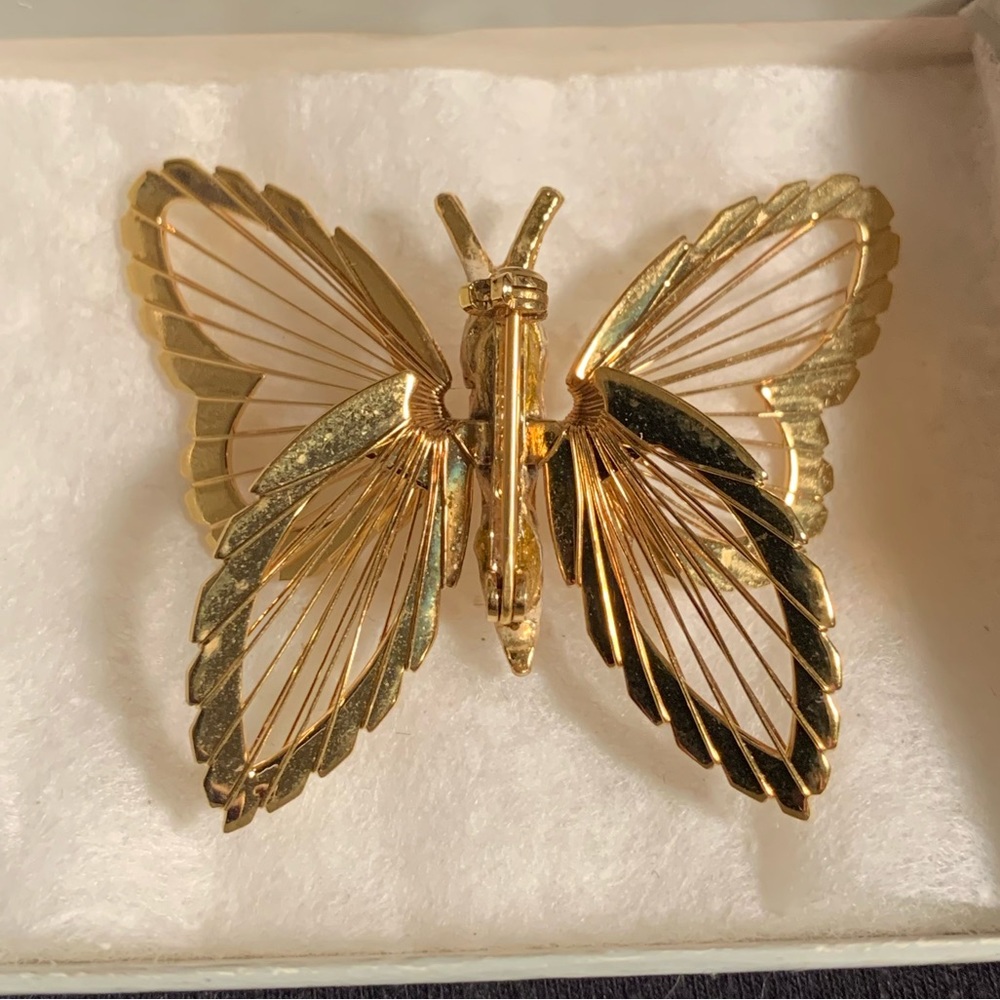 Two Gold Butterfly Brooches - Picture 5 of 6